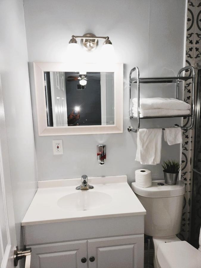 Cheerful Super Suite + 2 Queen + Sofa Bed Minutes From The Airport! Tampa Exterior photo