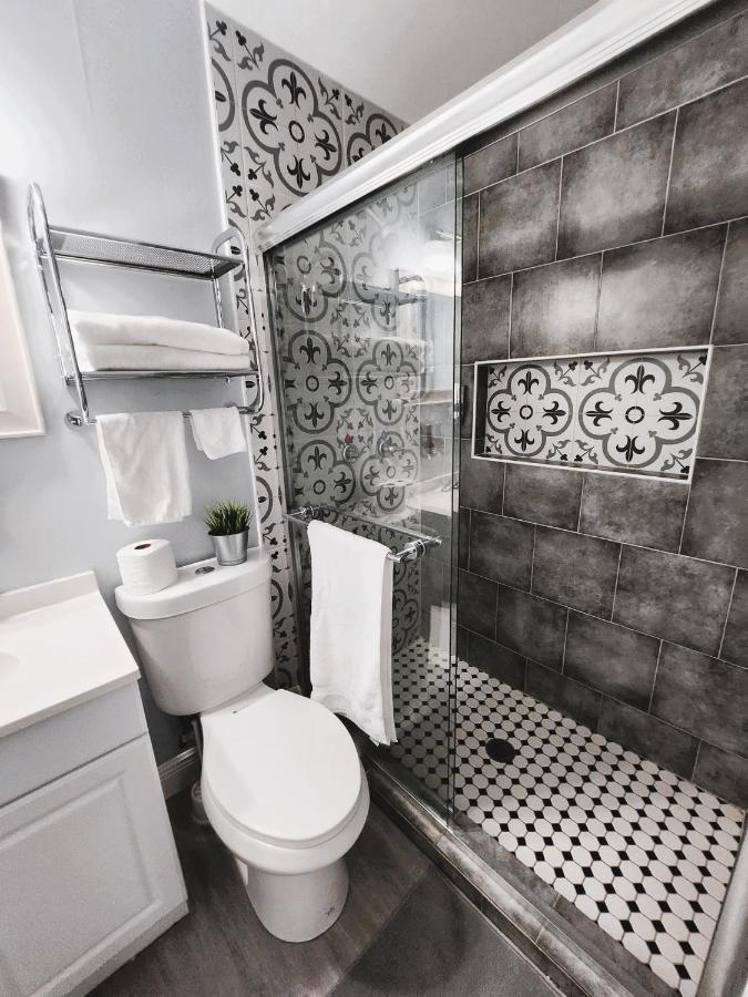 Cheerful Super Suite + 2 Queen + Sofa Bed Minutes From The Airport! Tampa Exterior photo
