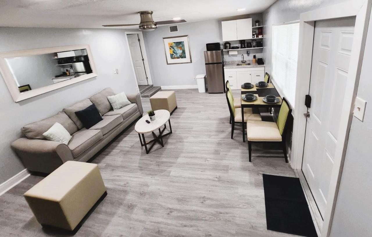 Cheerful Super Suite + 2 Queen + Sofa Bed Minutes From The Airport! Tampa Exterior photo